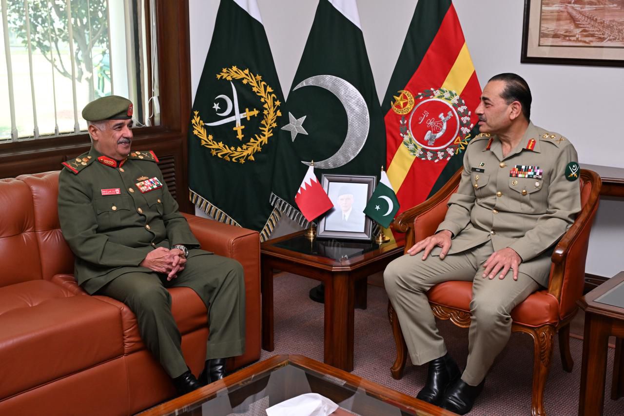 Bahrain’s Commander National Guard calls on Army Chief