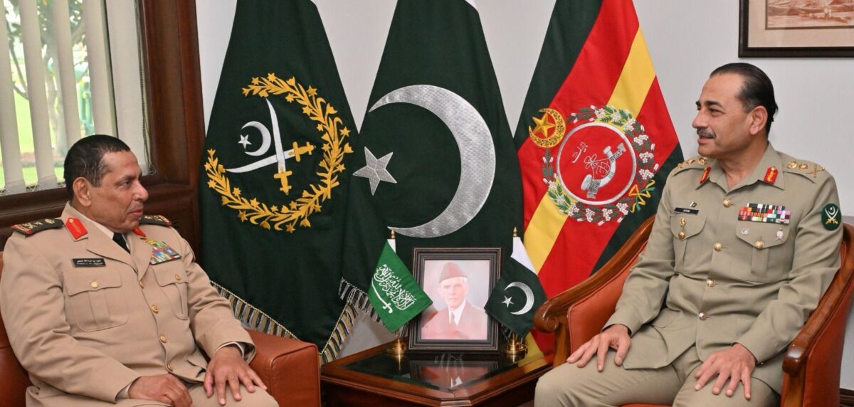 Saudi Commander, Army Chief discuss matters of defence cooperation, military training