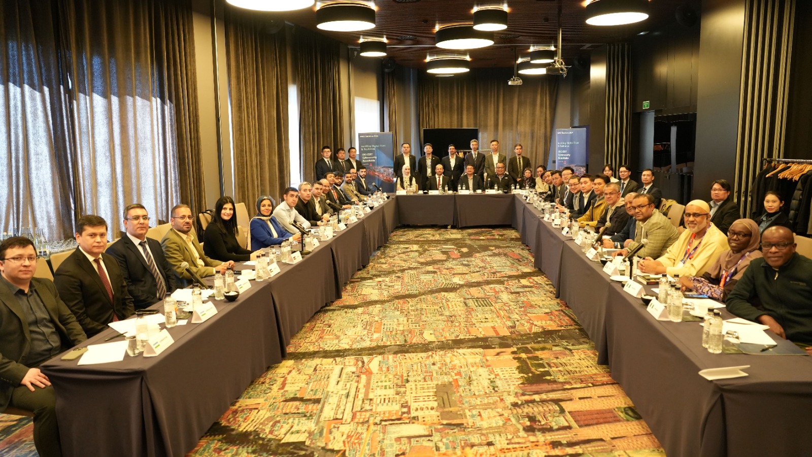 OIC-CERT hosts Cybersecurity Roundtable at MWC 2024