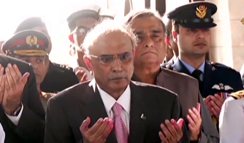 President Zardari pays visit to Mazar-e-Quaid