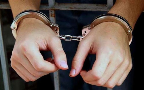 10 outlaws held, narcotics, weapons seized: ICP