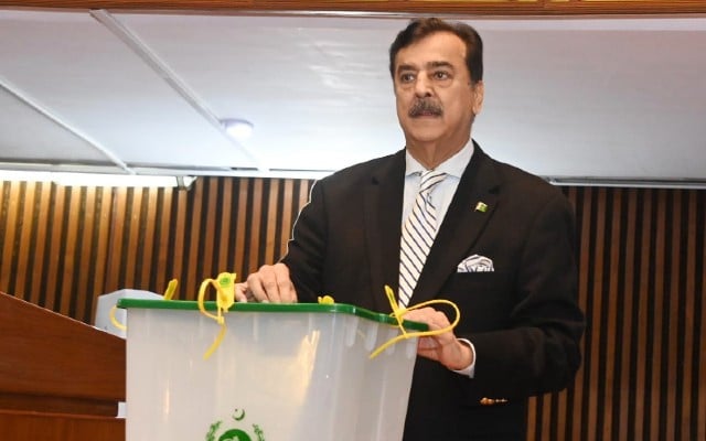 Gillani regains senate’s seat from Islamabad