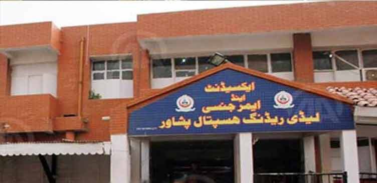 IGP KP visits LRH, inquires about health of police jawans