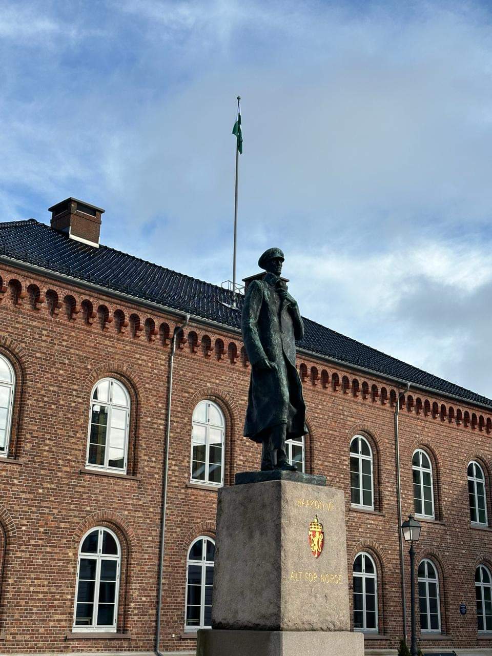 Pakistan’s flag hoisted on City Hall Kristiansand