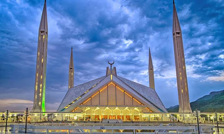 300 faithful to observe Aitekaf at Faisal Masjid