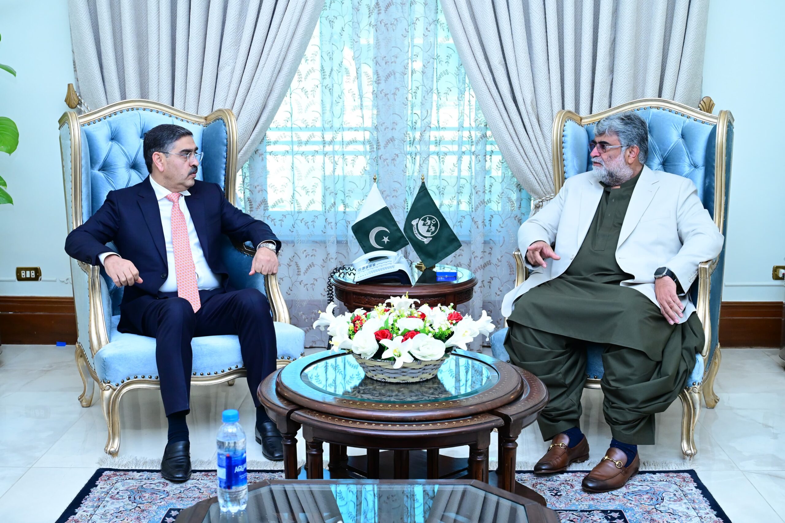 Caretaker CM Balochistan calls on PM Kakar