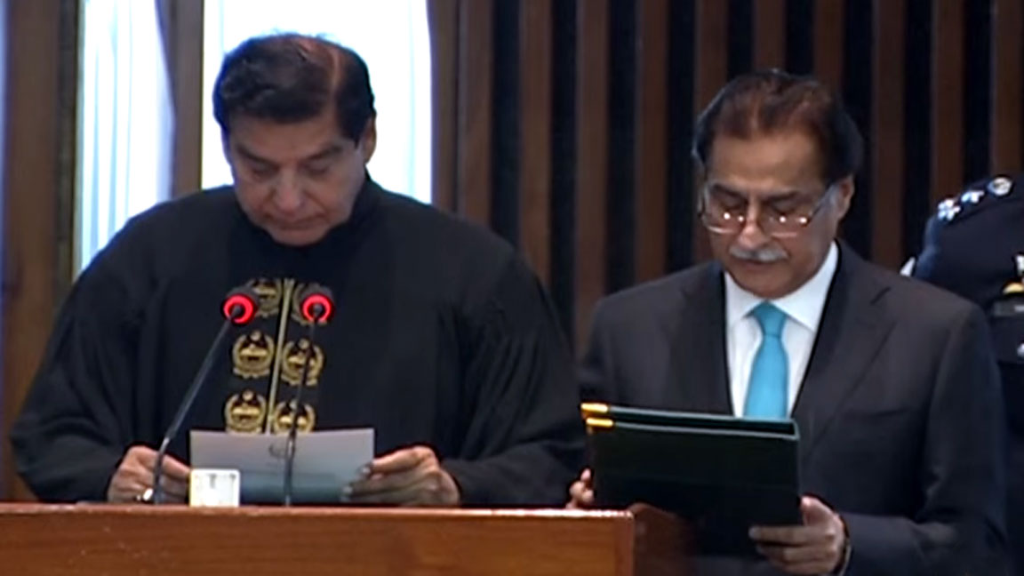 Sardar Ayaz Sadiq takes oath