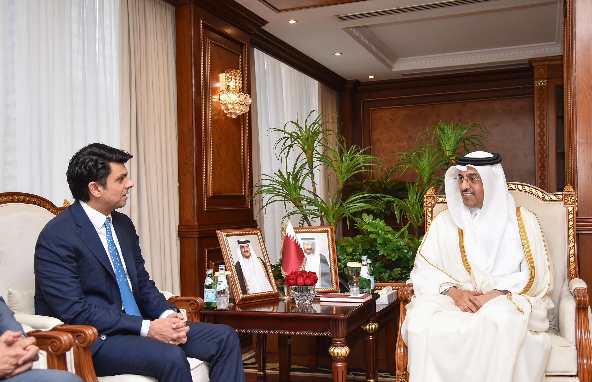 SAPM Sohrab meets Qatari Labour Minister, discuss safe immigration 