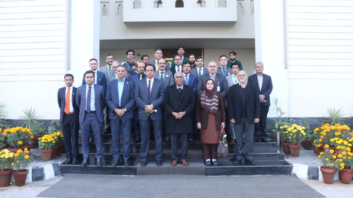 Training civil servants’ group from NIM visits Lahore, Sialkot