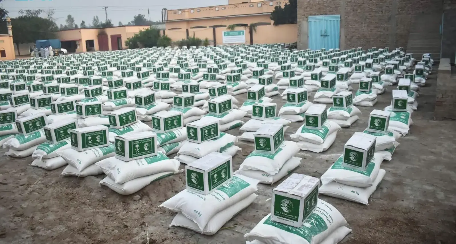 KSrelief provides 2,625 food baskets in Pakistan