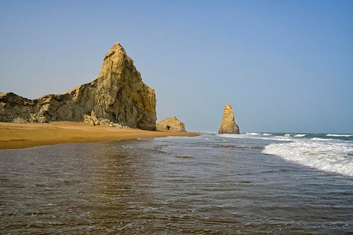 Beauty of Sapat Beach, Balochistan mesmerizes PM