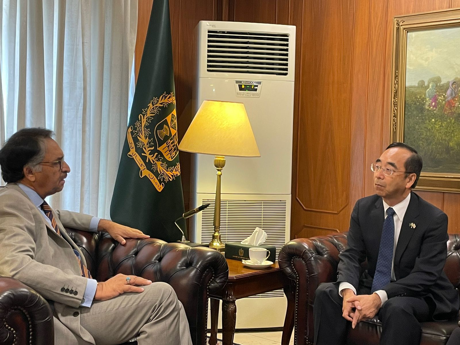 Japanese envoy calls on FM Jilani