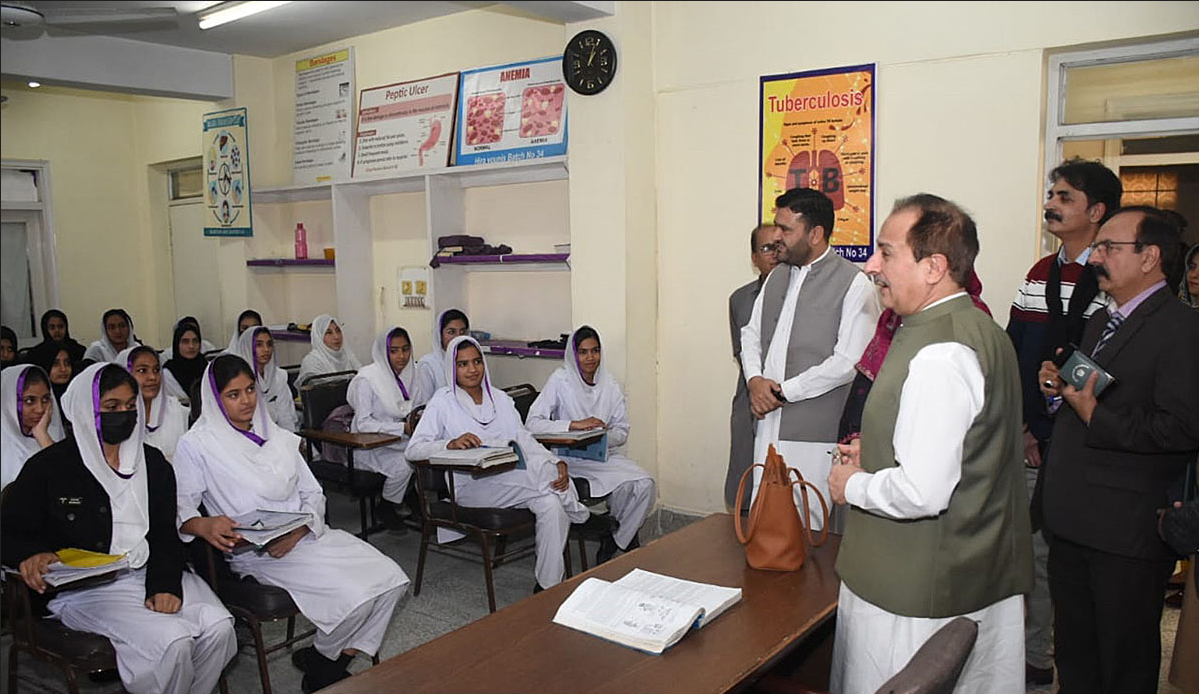 Dr Nadeem visits regional training institute of health