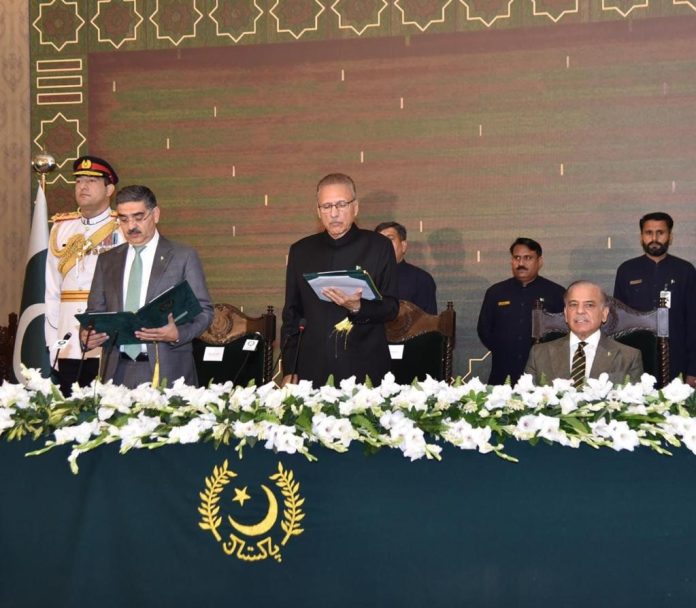 Anwaar-ul-Haq Kakar takes oath as caretaker PM