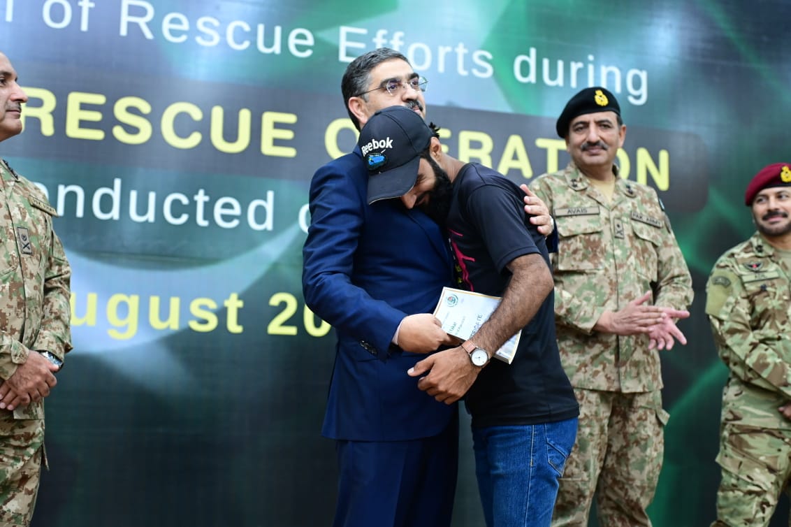 PM commends heroes who rescued trapped chairlift passengers in daring operation