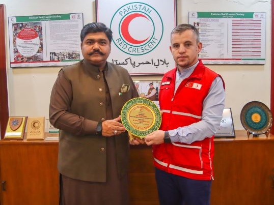 Turkish Red Crescent Delegation meets PRCS chairman