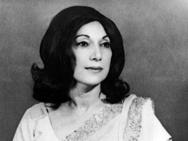 Bilawal pays tributes to Nusrat Bhutto on her 12th death anniversary