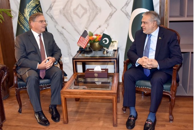 US envoy calls on Ishaq Dar