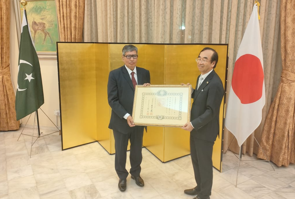 Japanese government honors former Pakistani diplomat