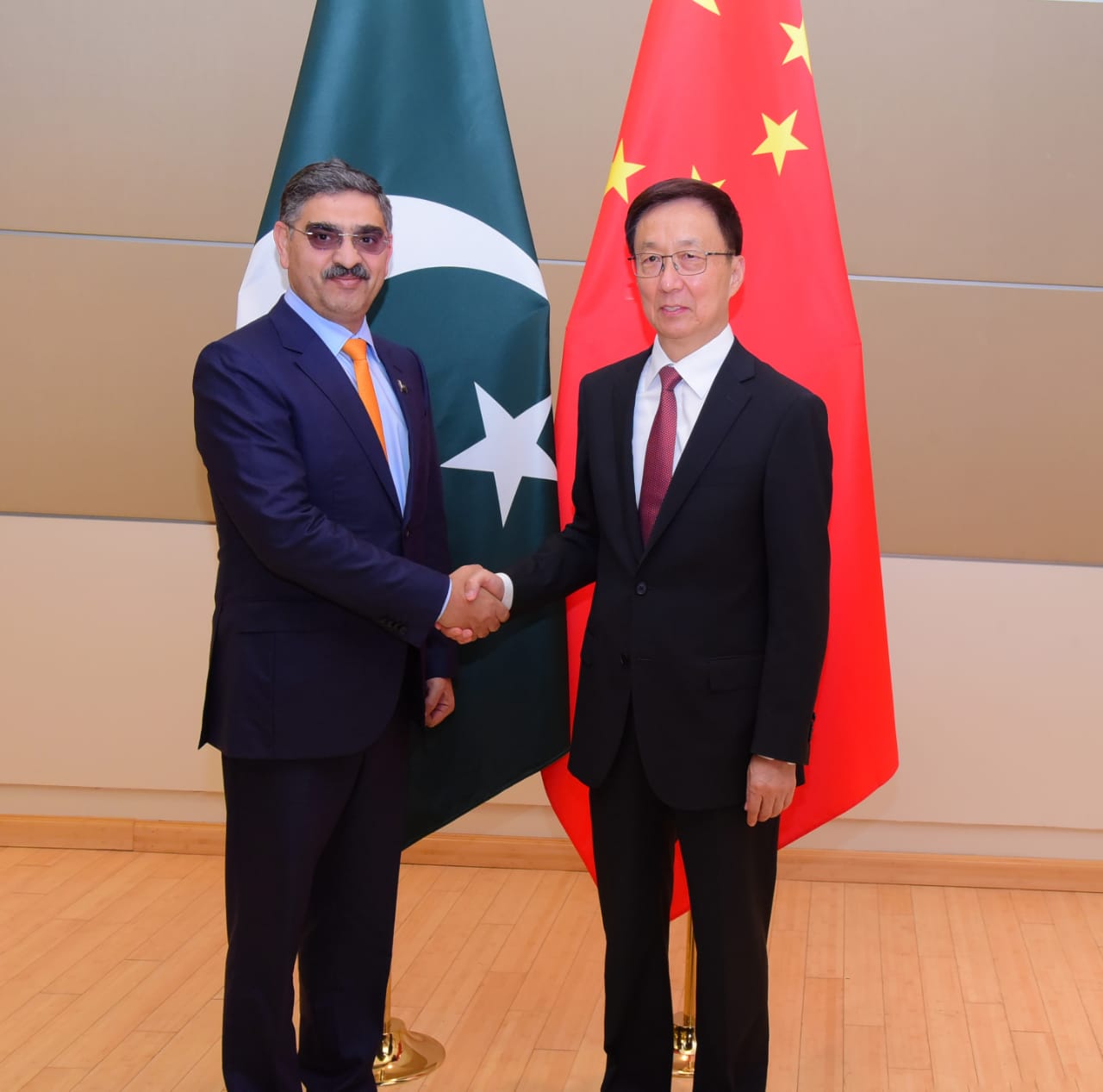 Pakistan, China resolve to work together to realise CPEC’s shared objectives