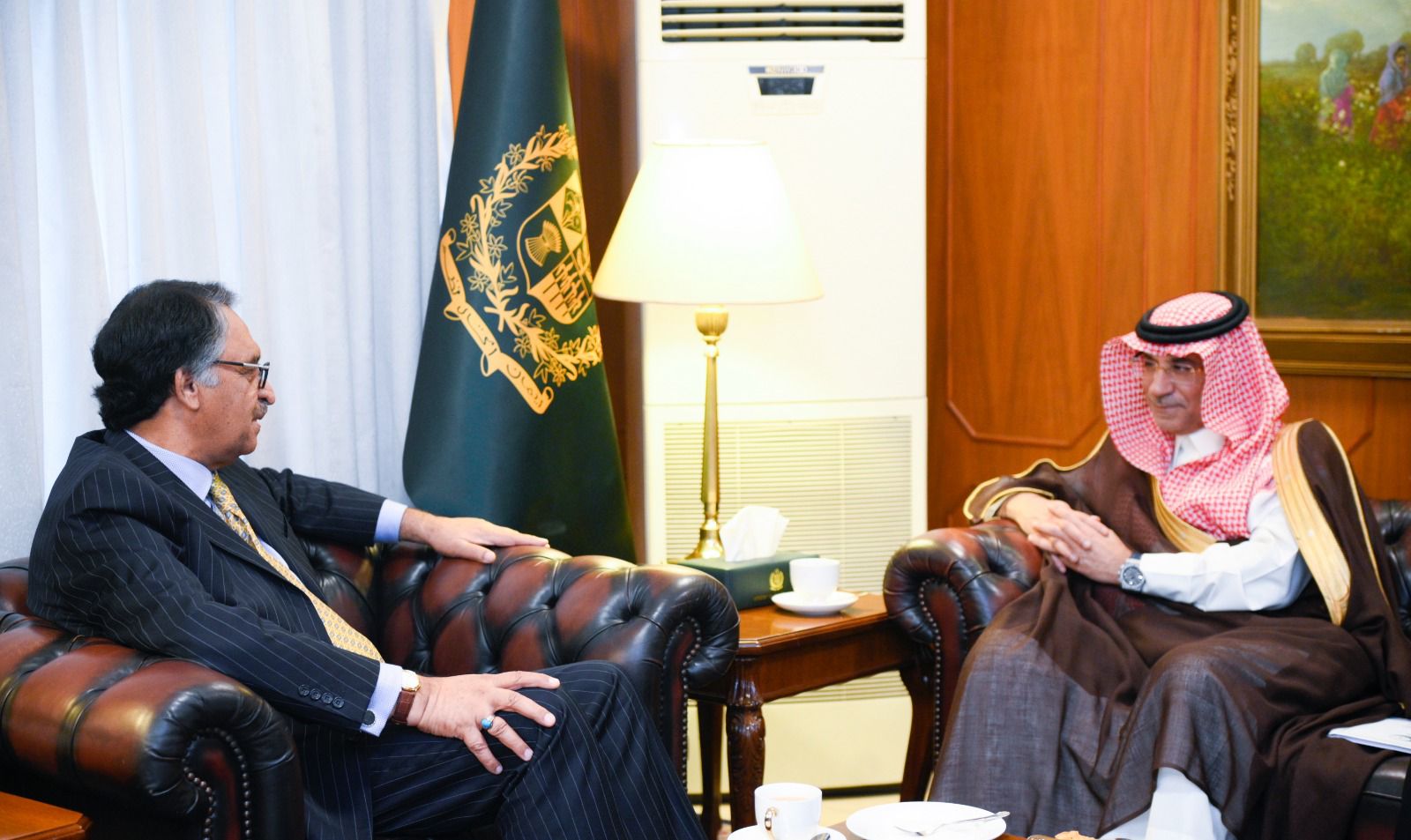 OIC special envoy on Kashmir calls on FM Jilani