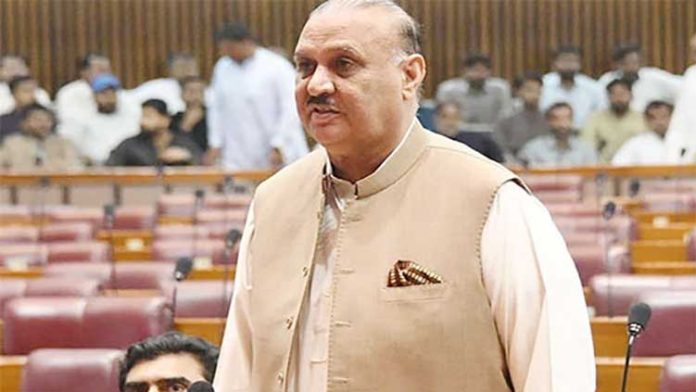 Imran’s govt wrong policies brought Pakistan to brink of default: Raja Riaz