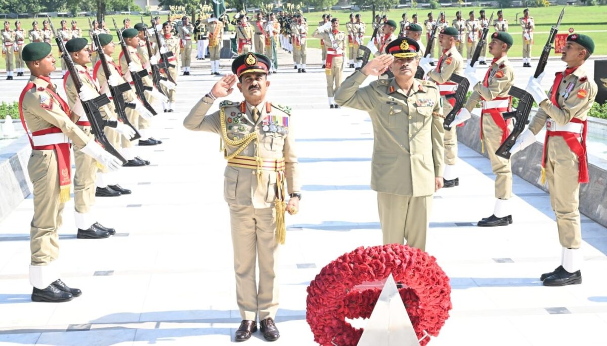 Sri Lankan Army Commander lauds Pak Army’s successes in operations for regional peace, stability