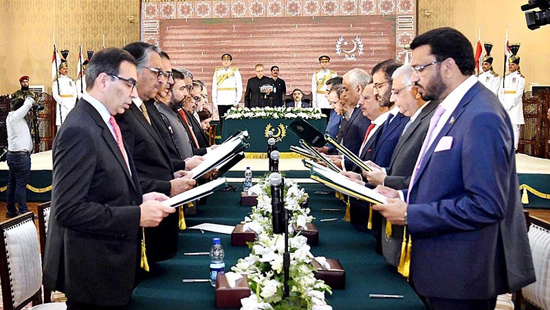 Newly sworn-in cabinet vows to cope with challenges, serve masses