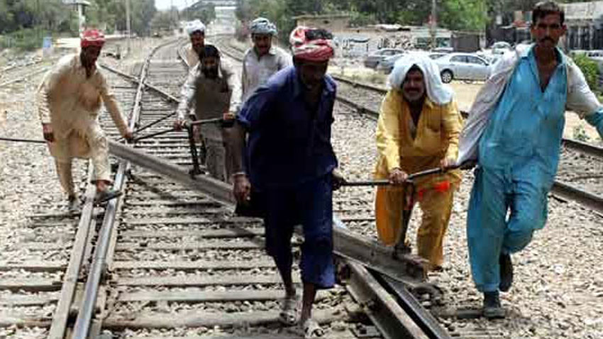 Railways expediting rehabilitation work on Quetta-Bostan track