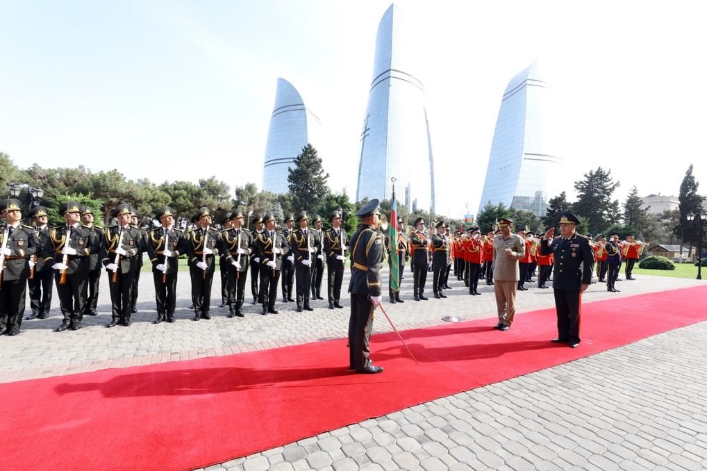 Azeri President stresses joint military training with Pakistan