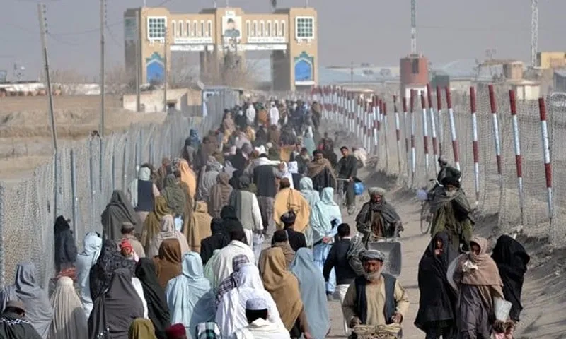 2,398 Afghan refugees return home on Saturday