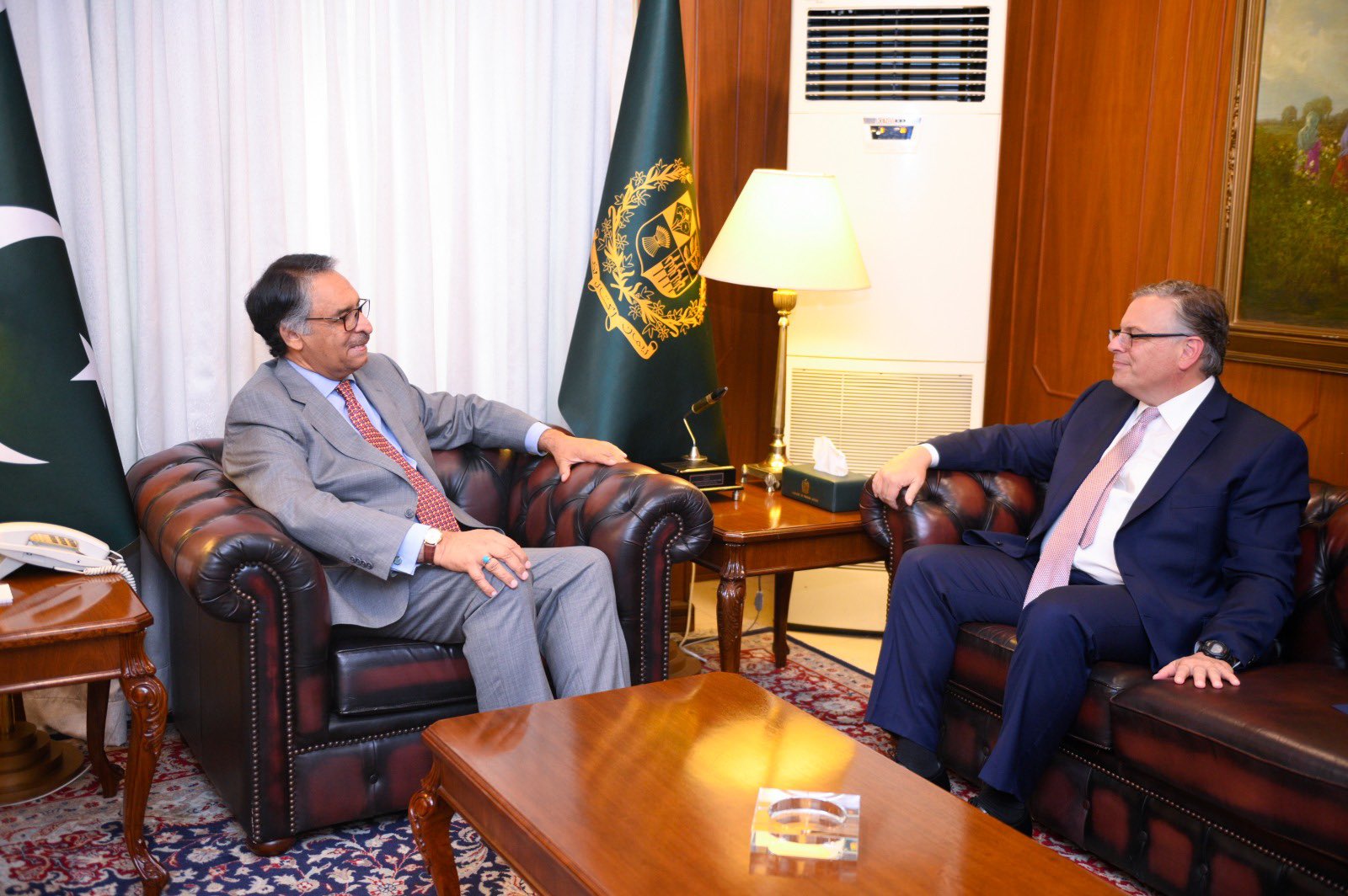 US envoy calls on Jalil Abbas Jilani